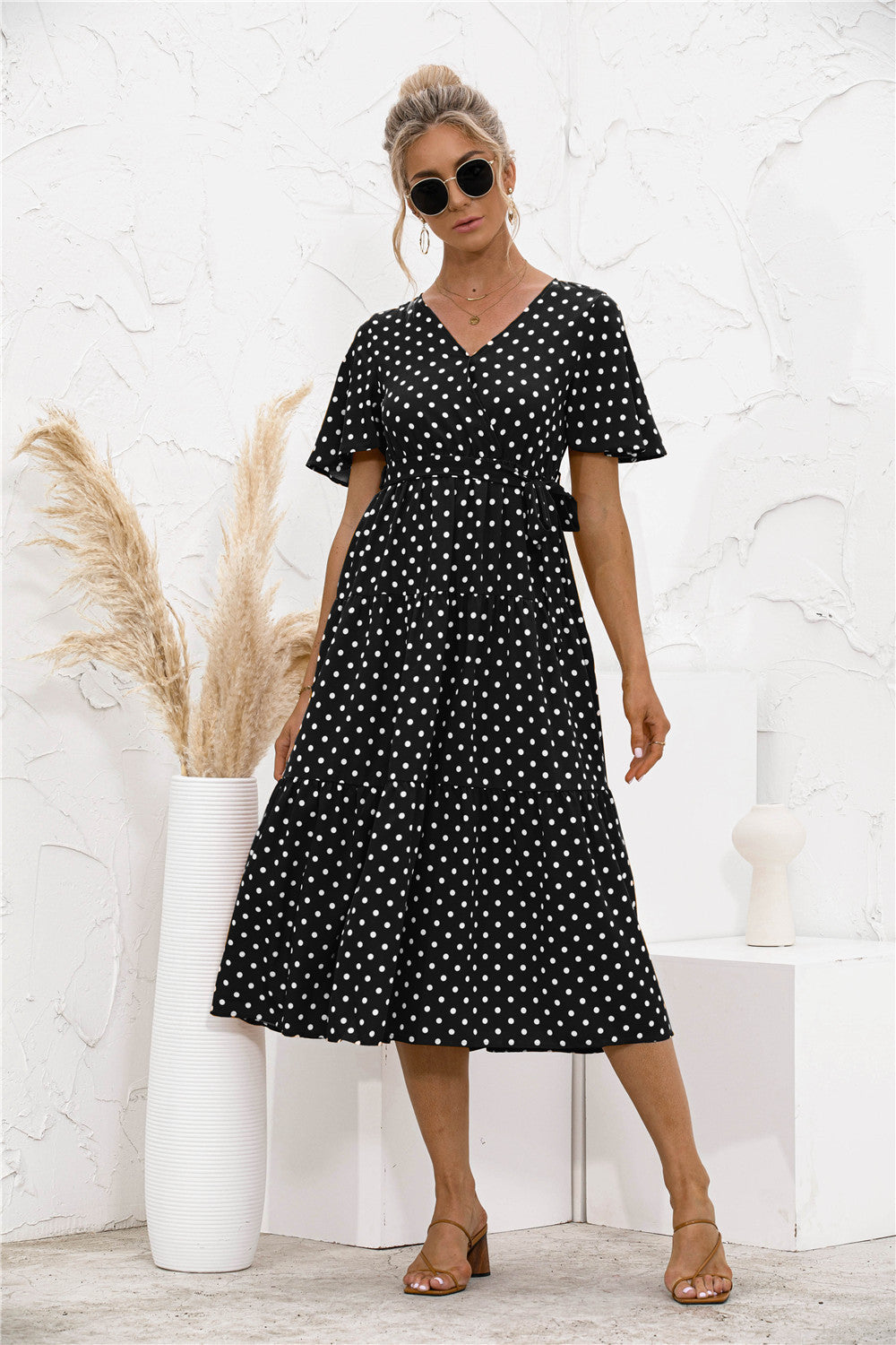Damen Midi-Kleid mit Pünktchen und Taillengürtel WW