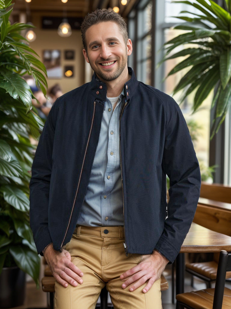 Herren elegante Steppjacke mit hohem Kragen und praktischen Taschen WW