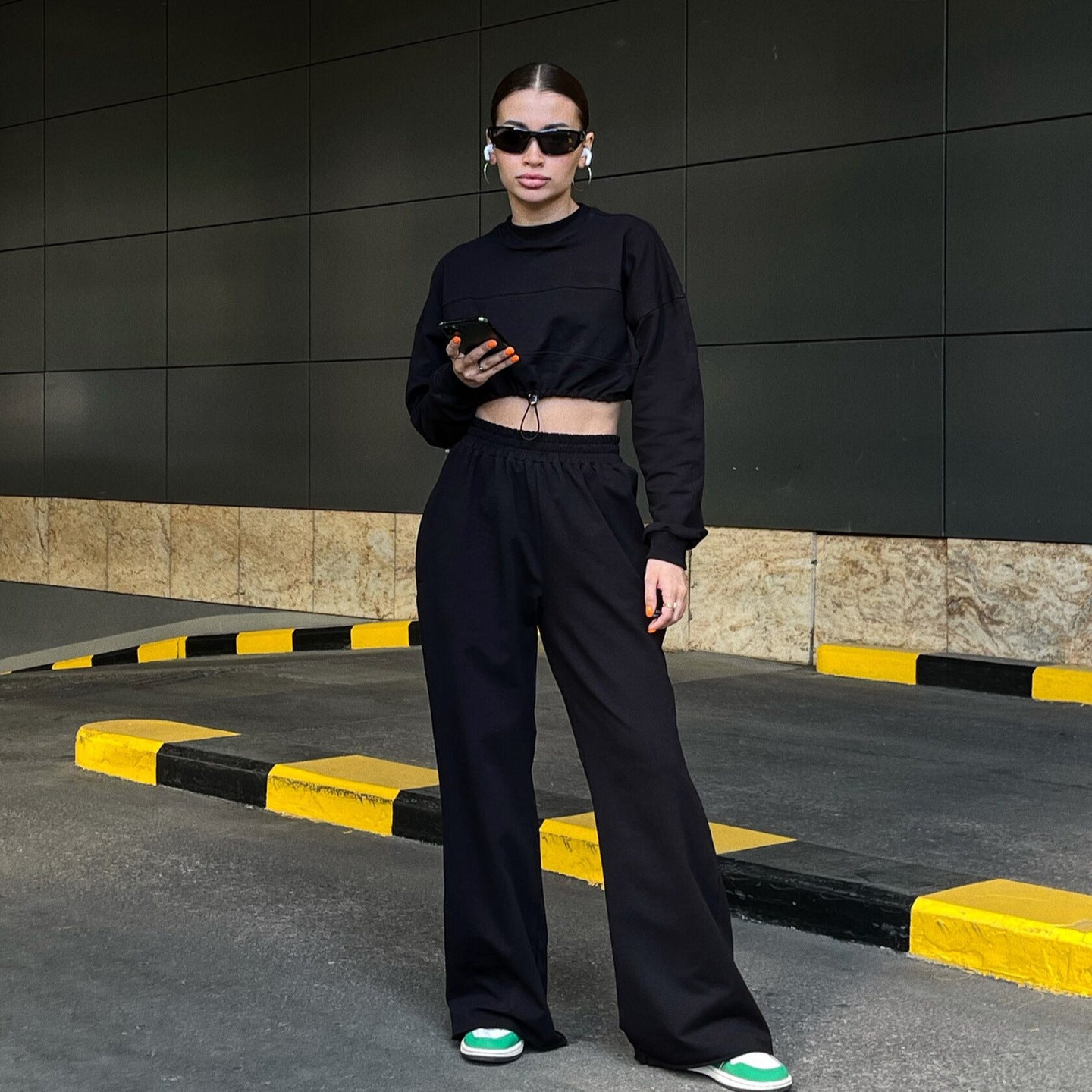 Damen lässiges Freizeit-Set mit cropped Oberteil und weitem lockeren Hosen WW