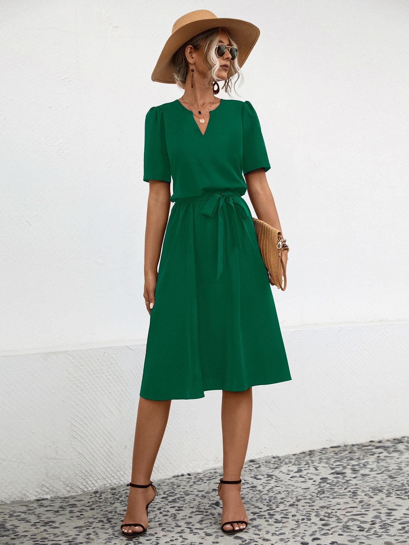 Damen Midi-Kleid mit elegantem V-Ausschnitt und taillierbarem Gürtel WW
