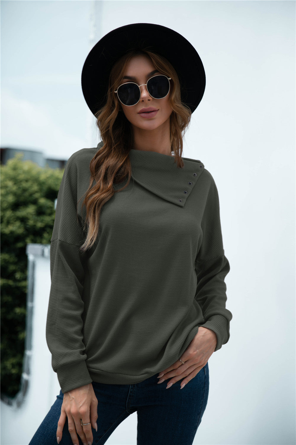 Damen lässiger Pullover mit asymmetrischem Kragen und Druckknopfdetail WW