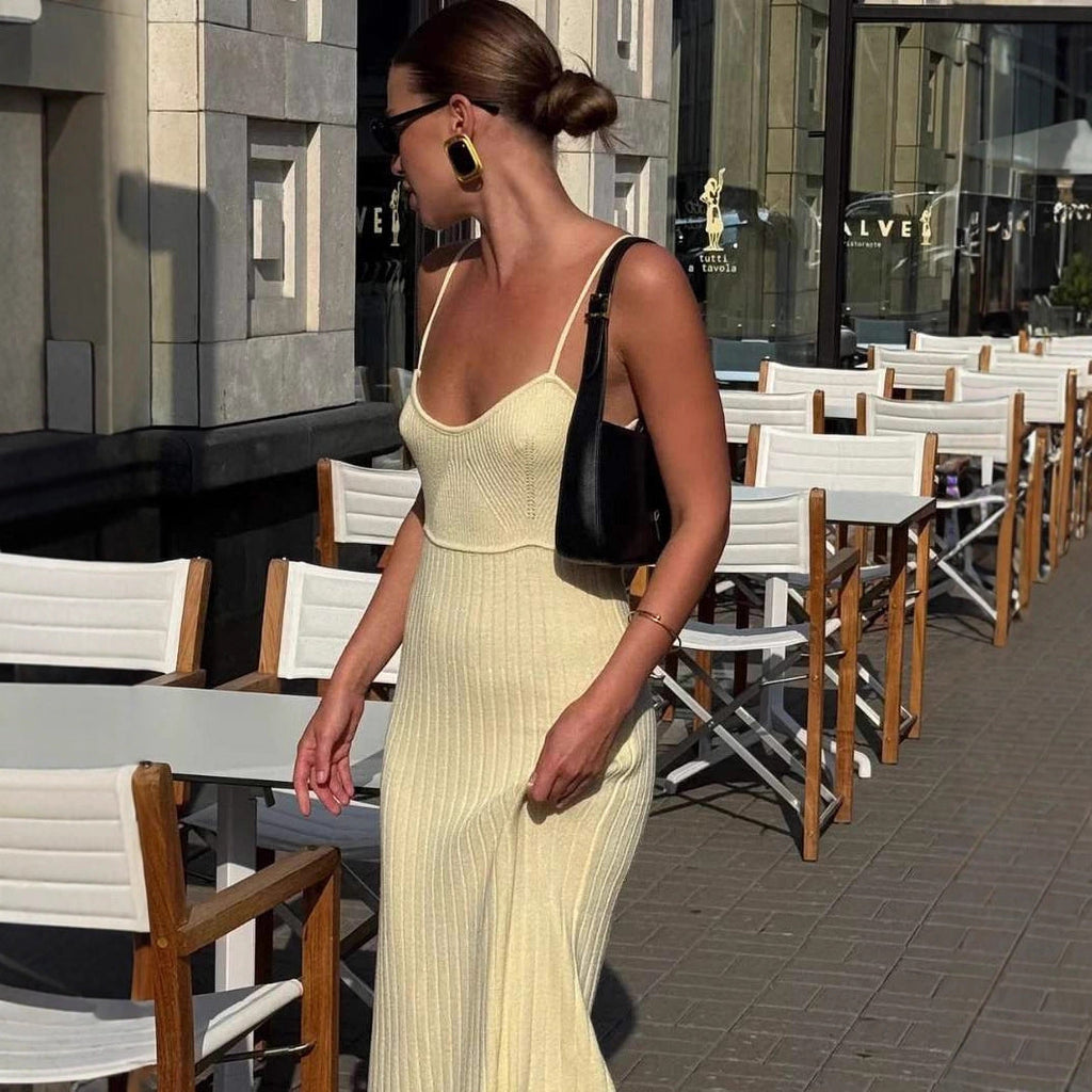 Damen Maxikleid mit feiner Rippenstruktur und elegantem Trägerdesign WW