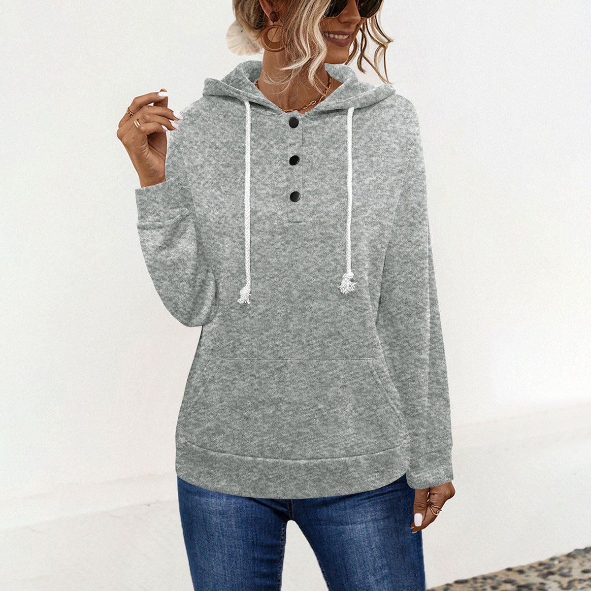 Damen Kapuzenpullover mit Knopfdetails und praktischen Taschen WW