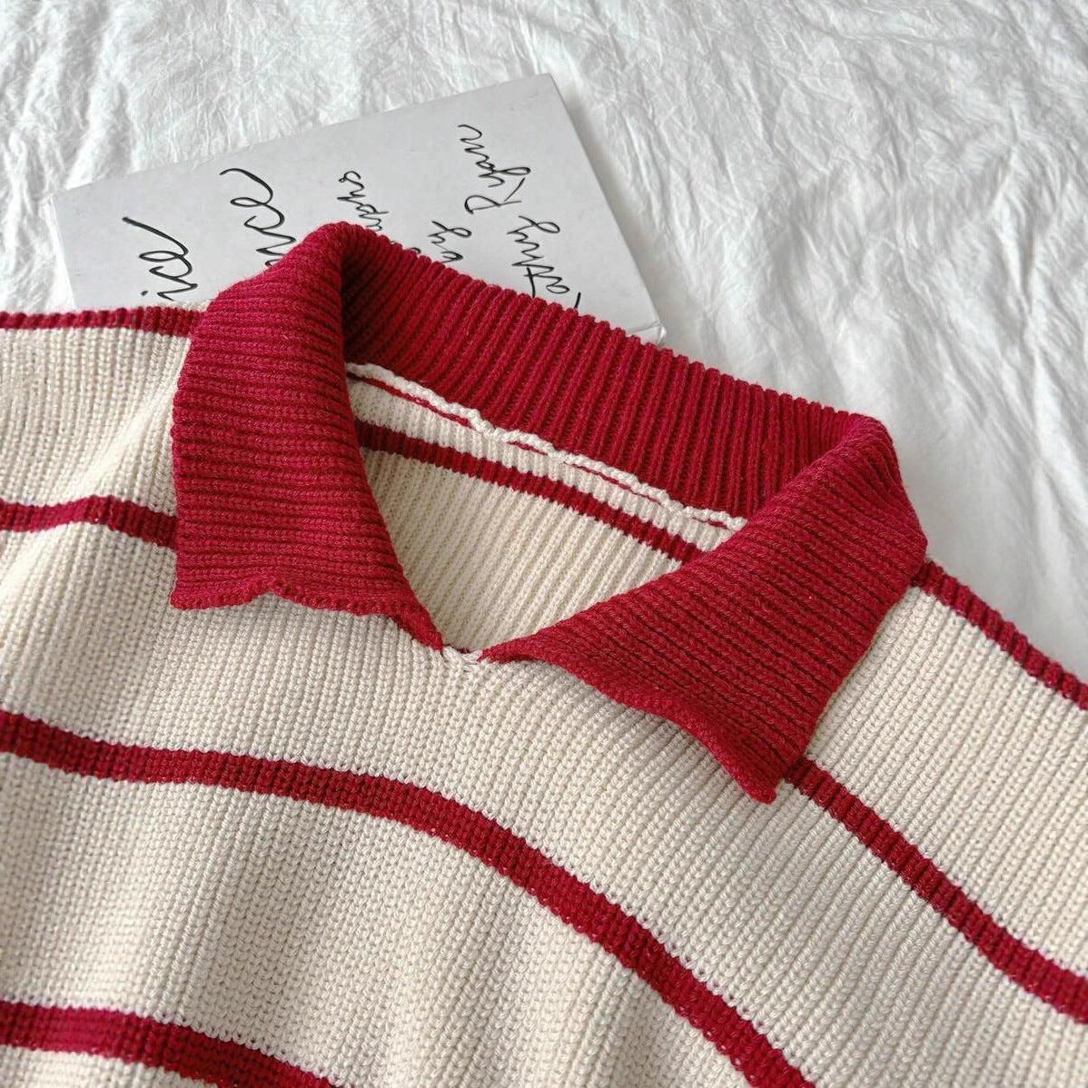 Damen Pullover mit Polokragen und gestreiftem Design WW