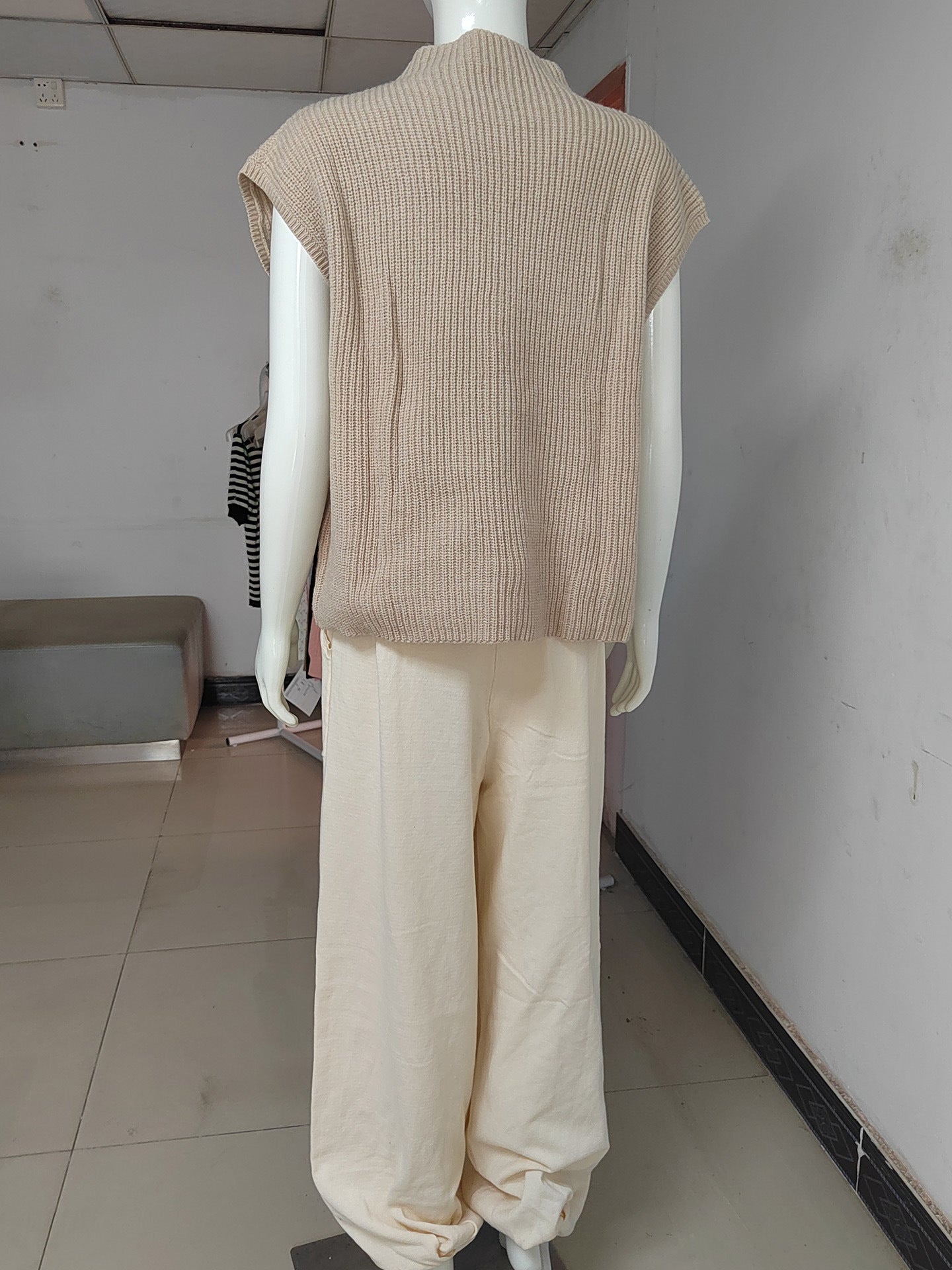 Damen Strickoberteil mit lässigem Schnitt und kurzen Ärmeln WW