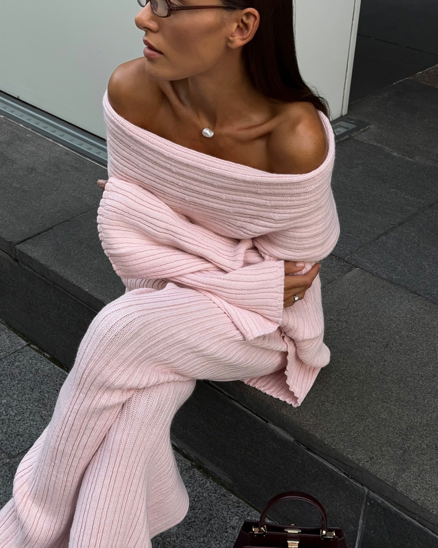 Damen Strickkleid im Off-Shoulder-Stil mit feinstructuriertem Farbverlauf WW