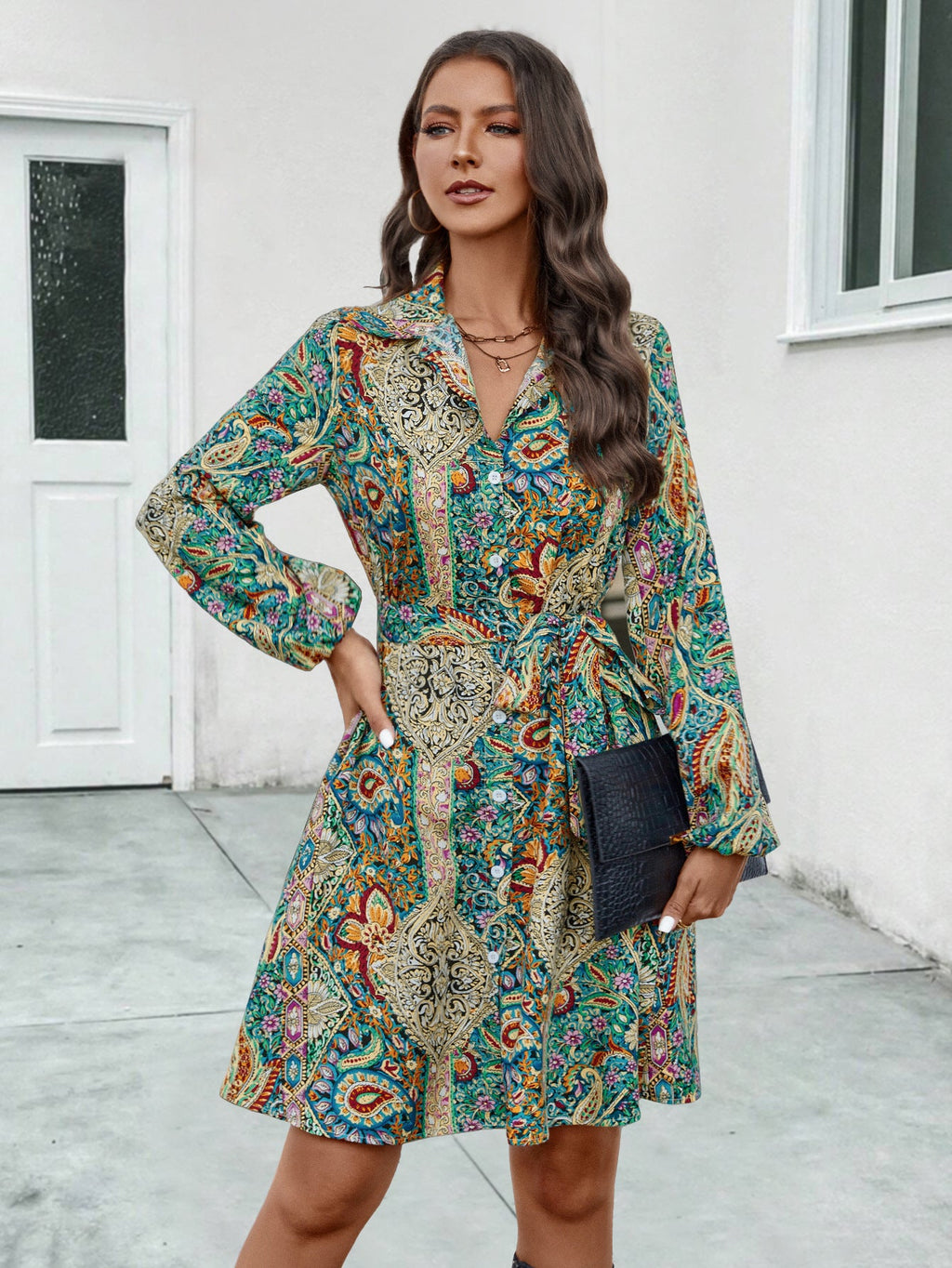 Damen Hemdblusenkleid im exklusiven Boho-Style mit Taillengürtel und farbenfrohem Muster WW