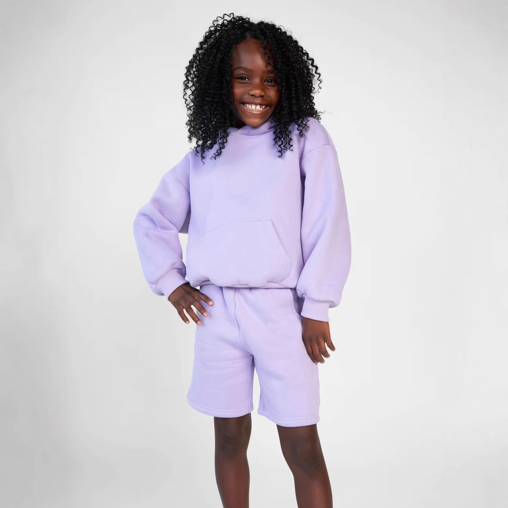 Damen Kapuzensweatshirt und Shorts-Set aus weichem Fleece mit praktischen Taschen WW