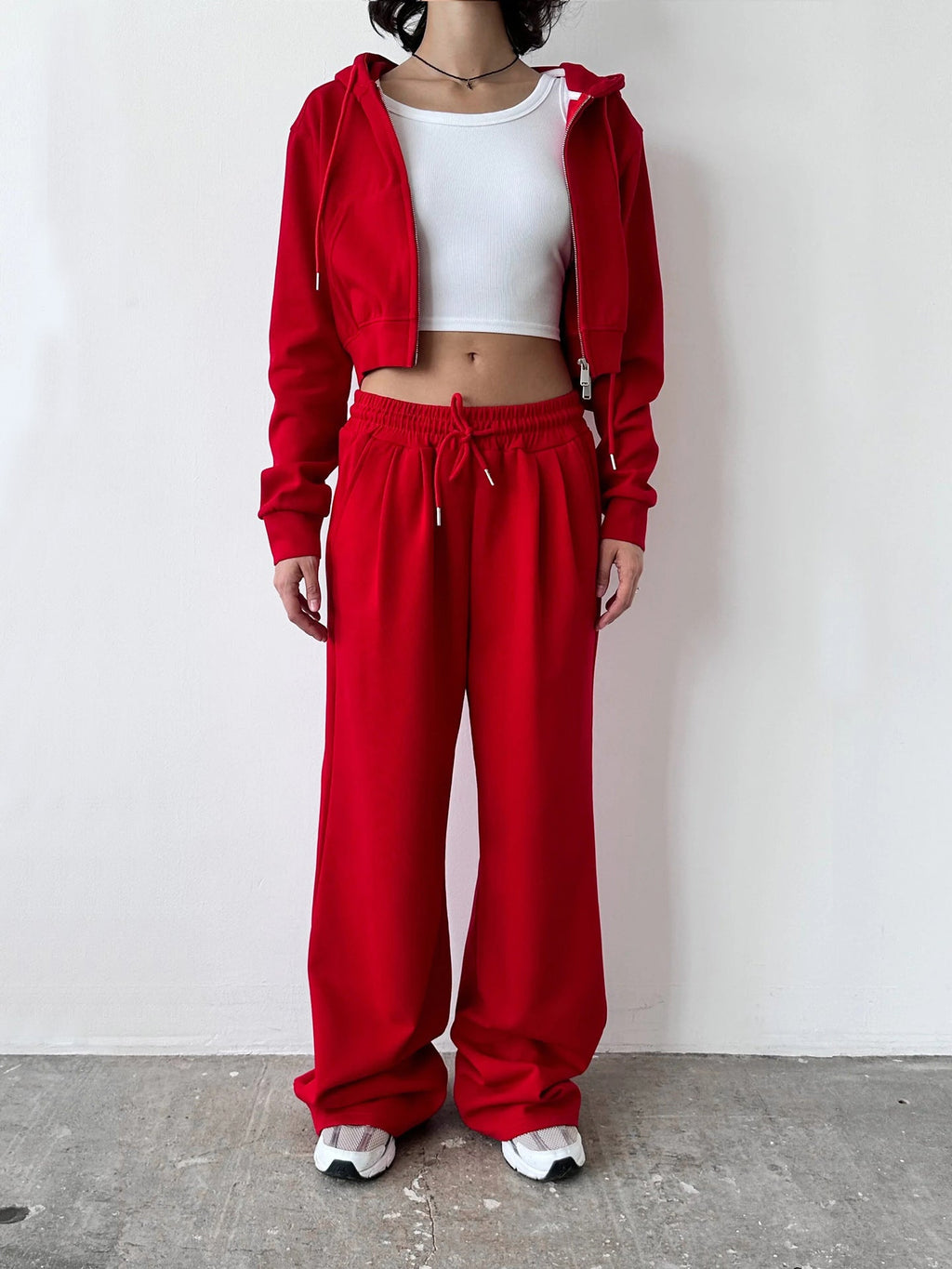 Damen cropped Hoodie und bequeme Jogginghose mit hohem Bund WW