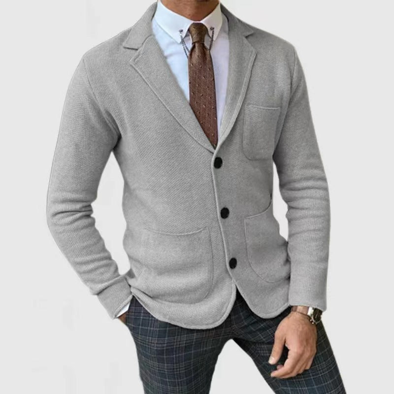 Herren modische Strickjacke mit eleganten Knopfdetails und praktischen Taschen WW