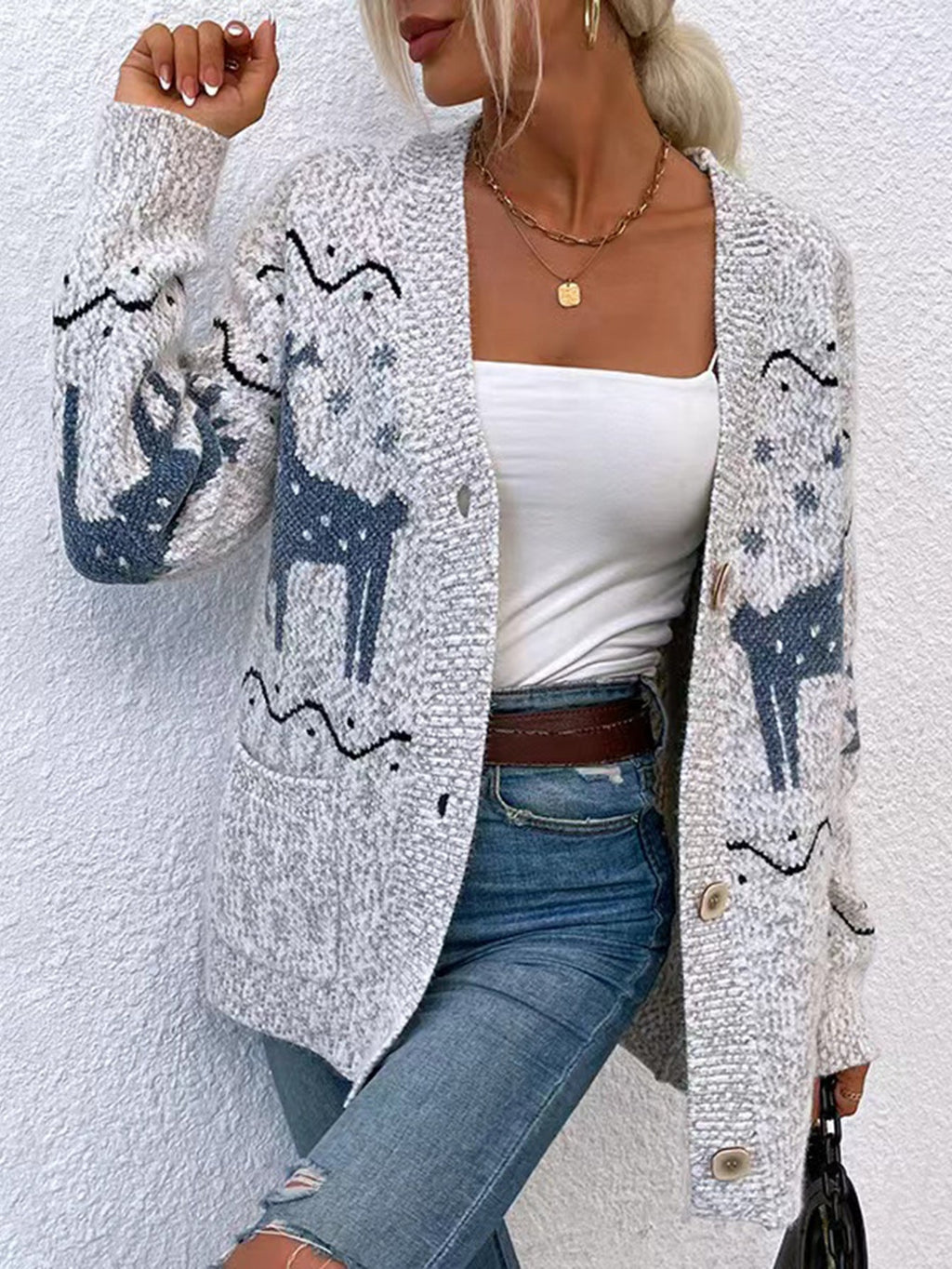 Damen Strickjacke mit kunstvollem Muster und eleganten Knopfdetails WW