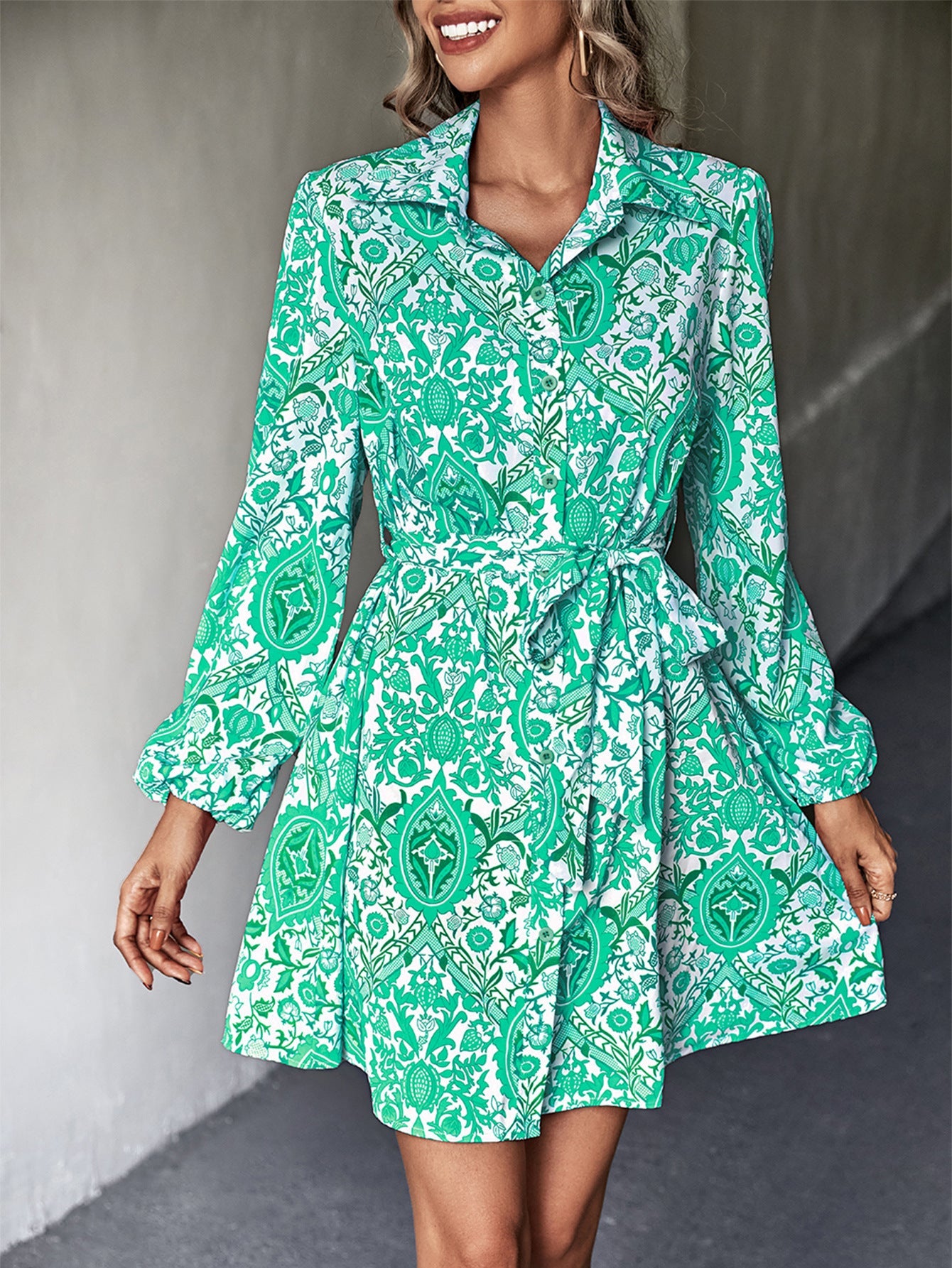 Damen Hemdblusenkleid mit floralen Mustern und taillierbarem Bindegürtel WW
