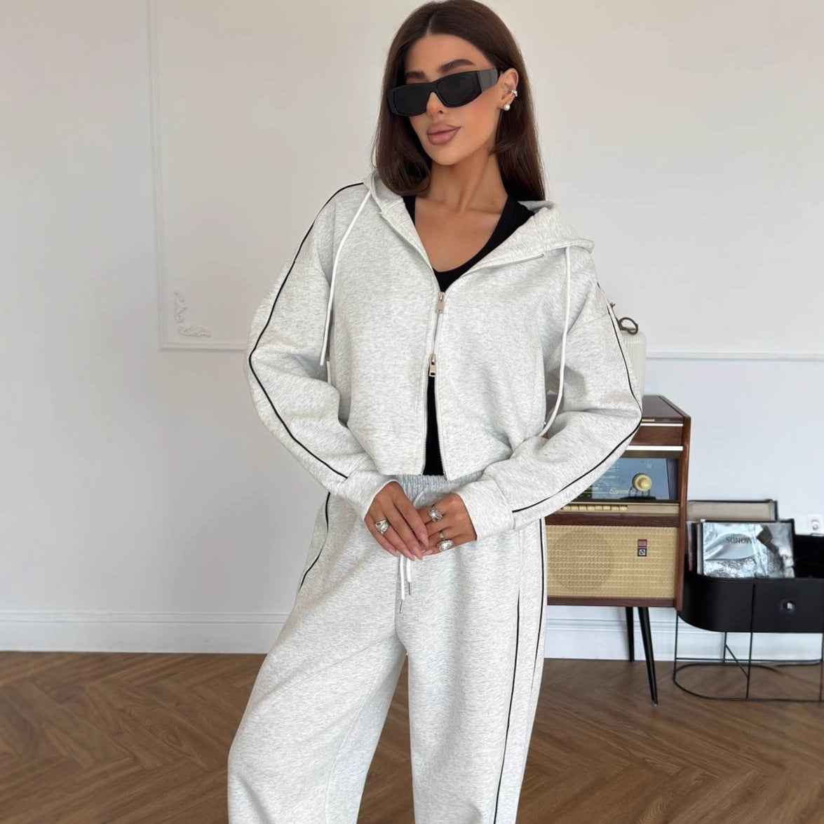 Damen sportliches Freizeit-Set aus trendigem Hoodie und weitem Stoffhose WW
