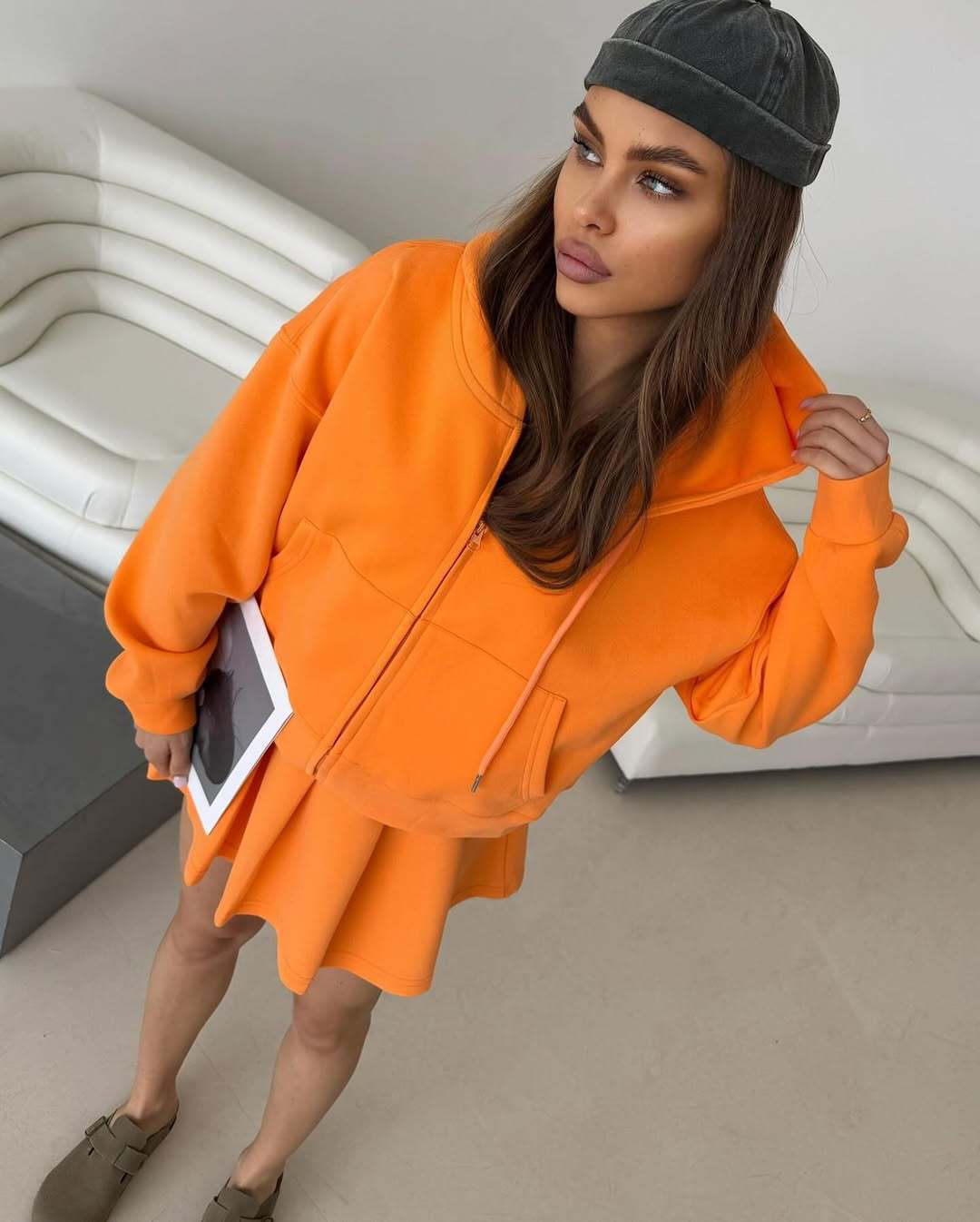 Damen lässiges Hoodie-Rock-Kombinationsoutfit WW