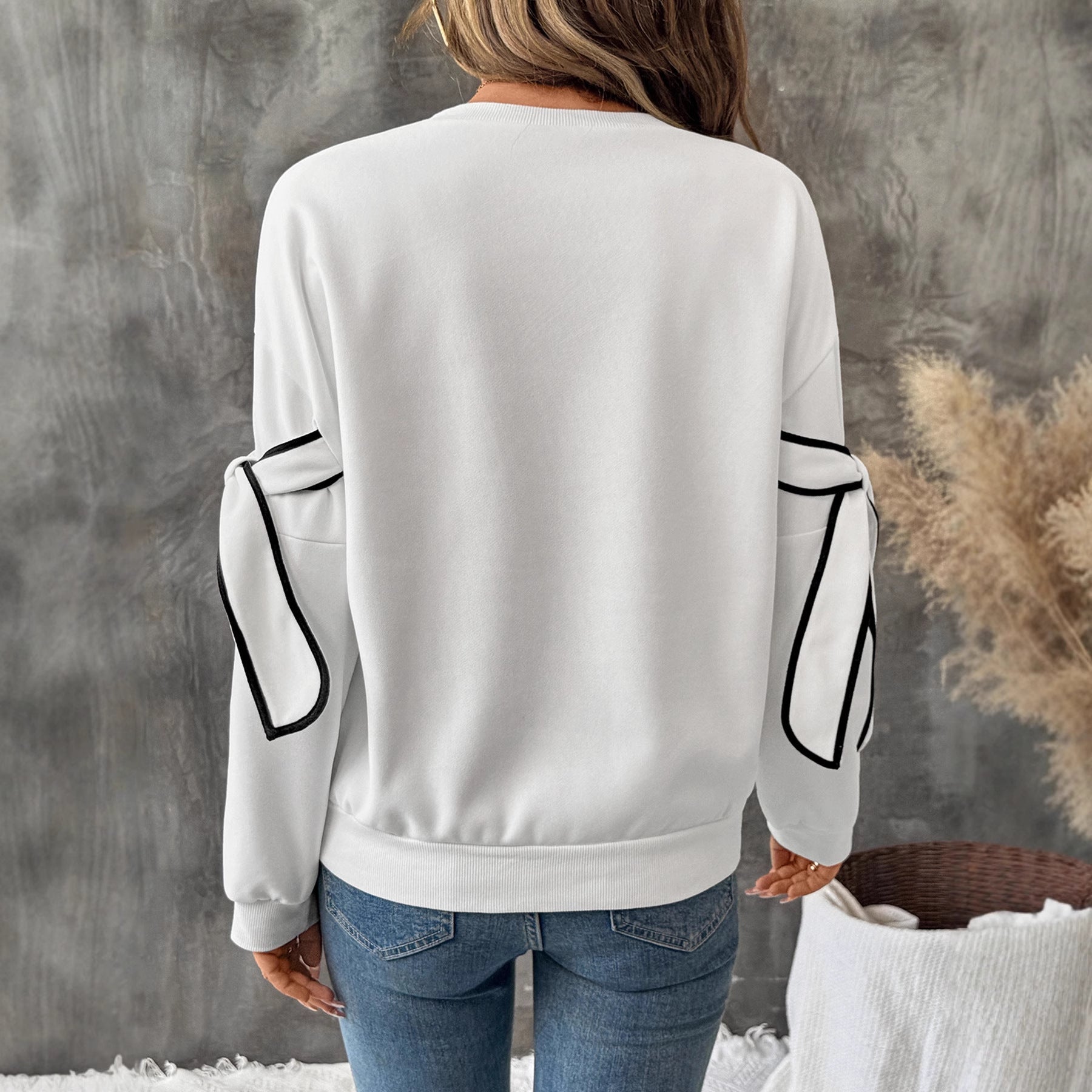 Damen sportliches Sweatshirt mit kontrastierenden Ärmeldetails WW