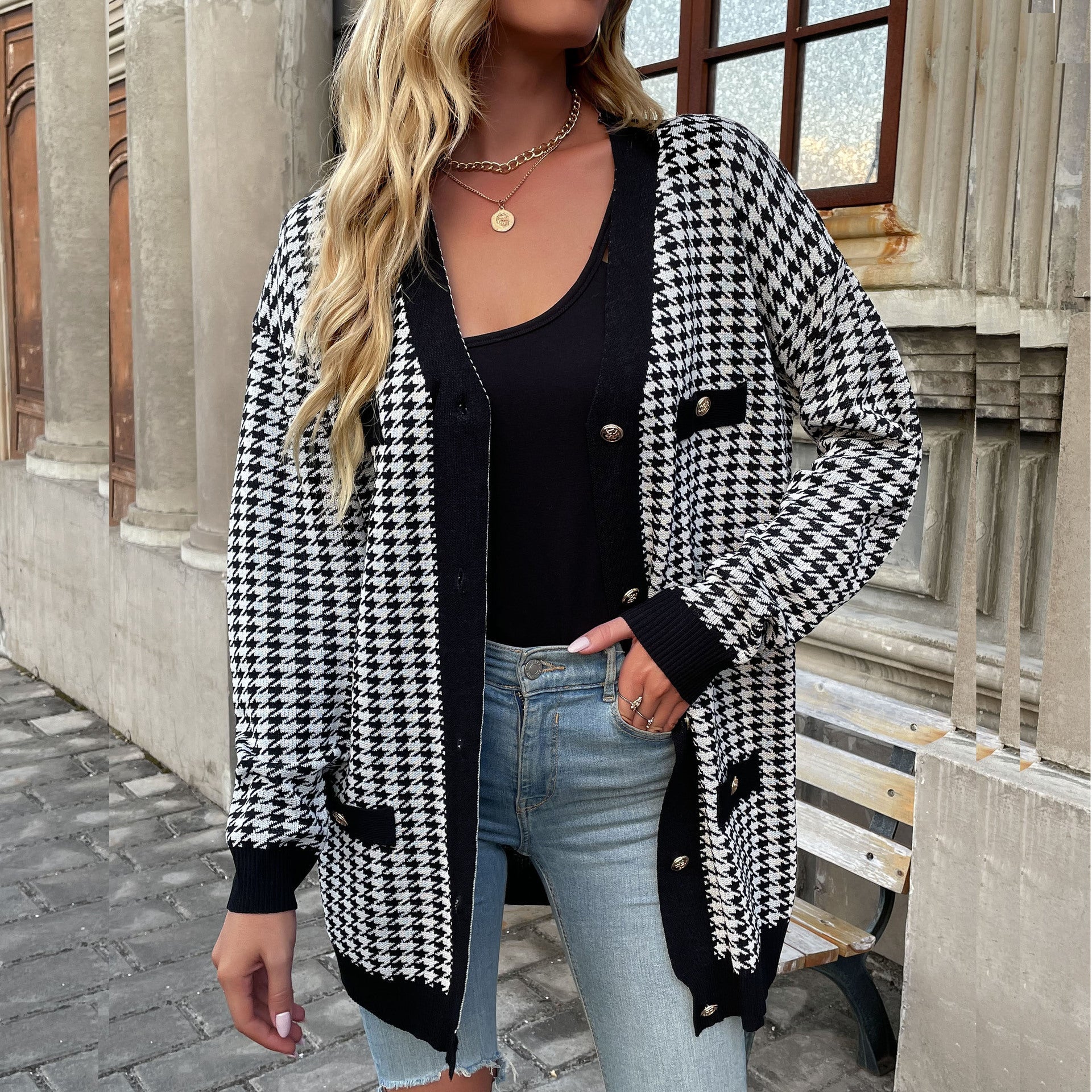 Damen Strickjacke im modischen Hahnentrittmuster mit eleganten Knopfdetails WW