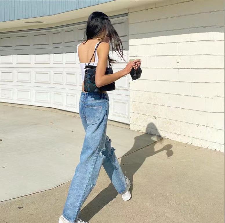 Damen Vintage-Style Mom-Jeans mit ausgefransten Rissen und hohem Bund WW