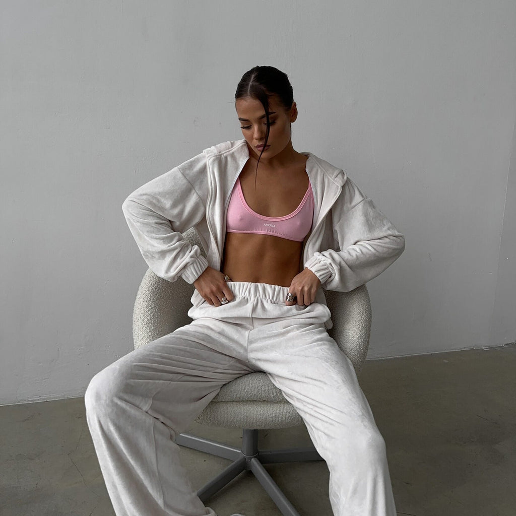 Damen sportliches Velours-Loungewear-Set mit praktischer Kapuze und elastischen Bündchen WW