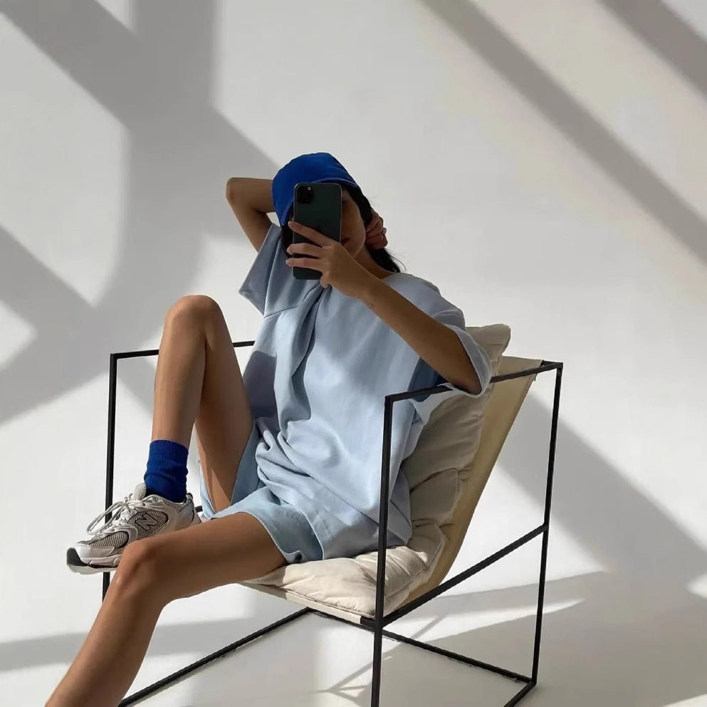 Damen sportliches Set aus lässigem T-Shirt und bequemen Shorts WW