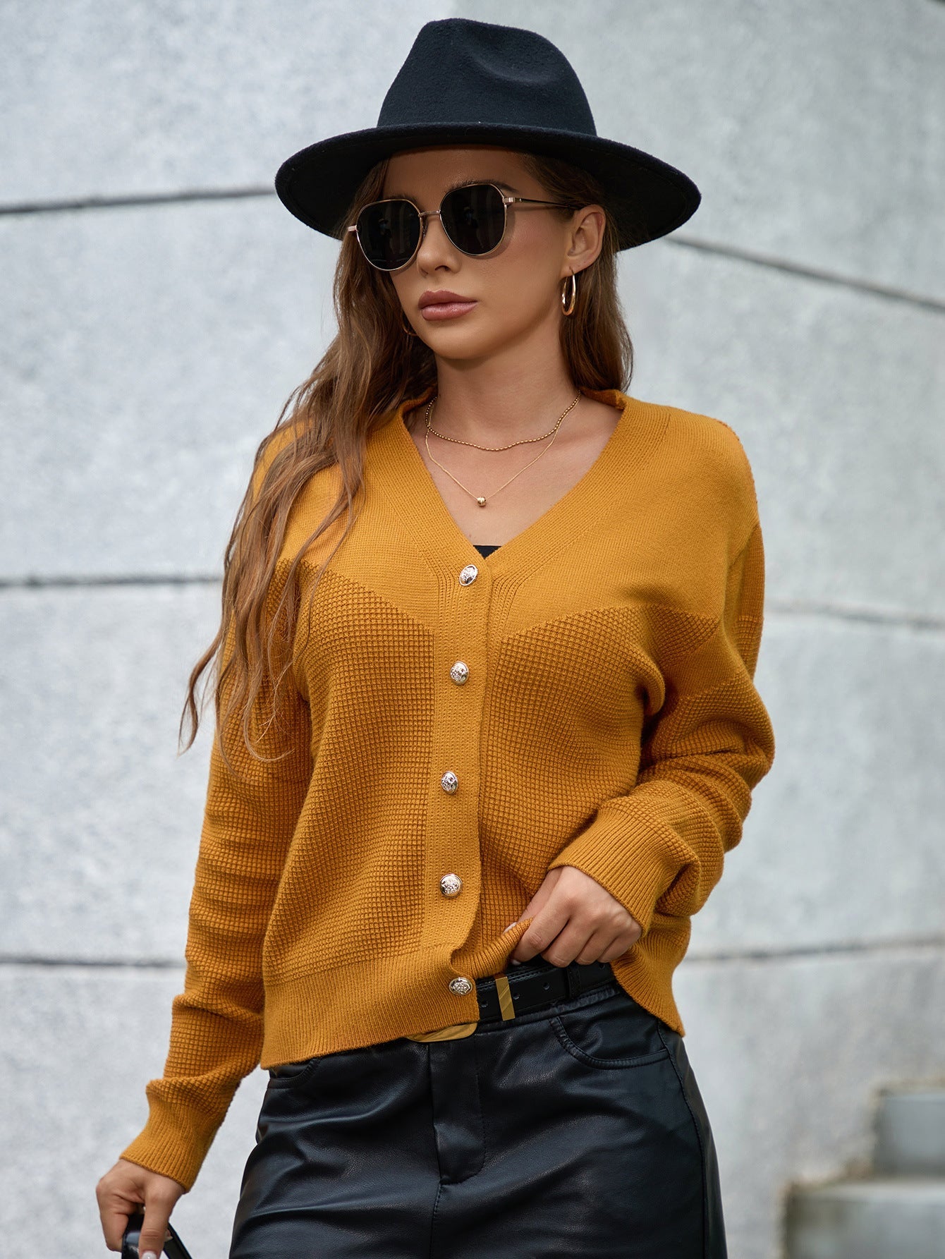Damen Strickjacke mit Knopfdetails und strukturierter Oberfläche WW