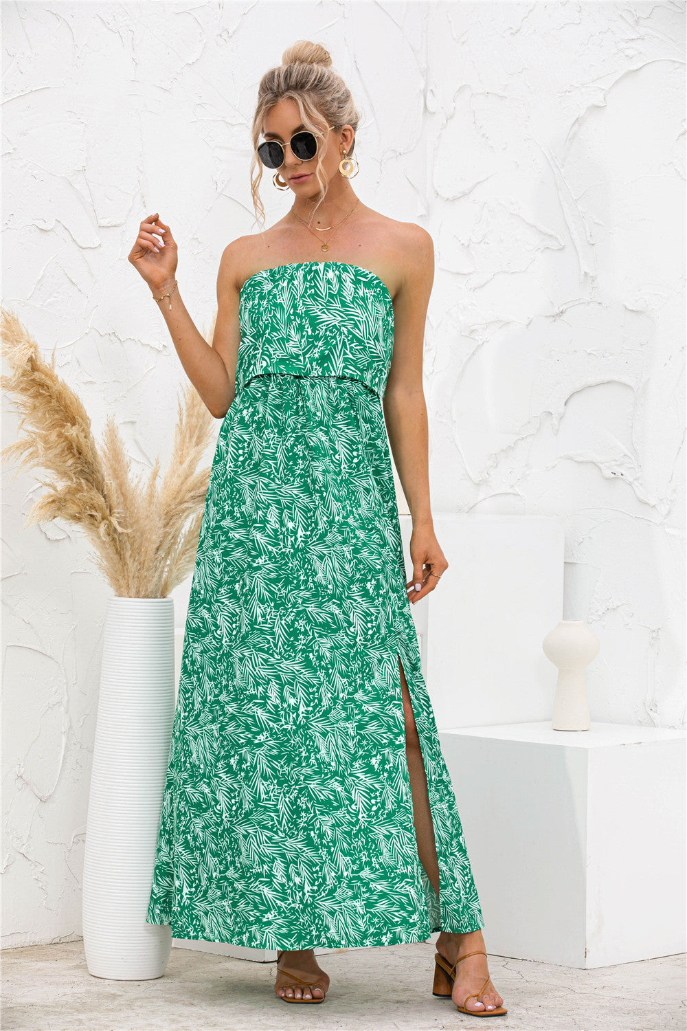 Damen Maxikleid mit schulterfreiem Design und seitlichem Schlitz WW